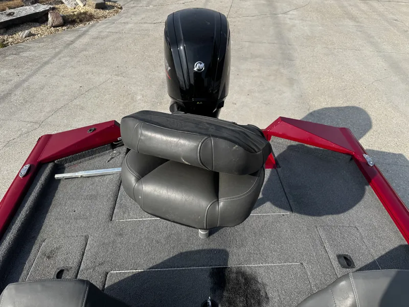 Slide: The Image of Tracker Pro Team 175 2024 - 6