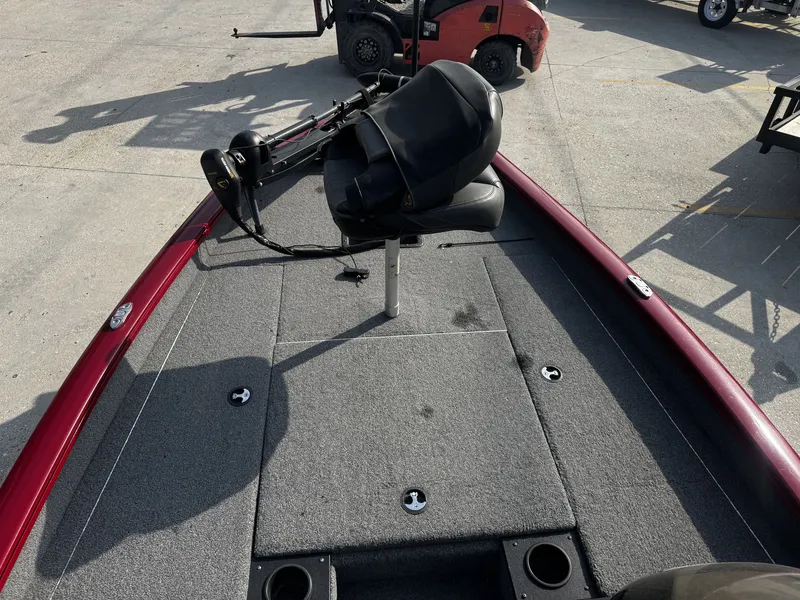 Slide: The Image of Tracker Pro Team 175 2024 - 7