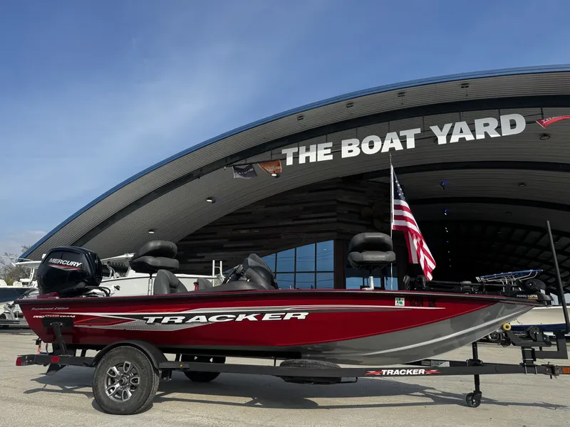 Slide: The Image of Tracker Pro Team 175 2024 - 8