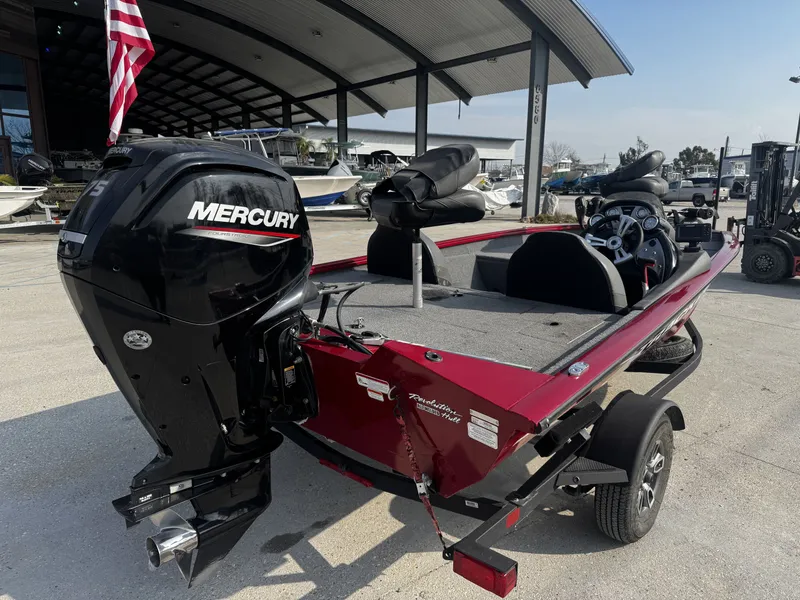 Slide: The Image of Tracker Pro Team 175 2024 - 9