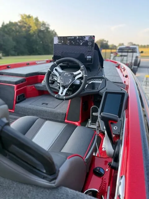 Slide: The Image of Skeeter FXR20 Apex 2026 - 10