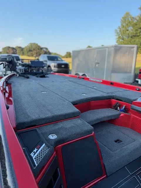 Slide: The Image of Skeeter FXR20 Apex 2026 - 3