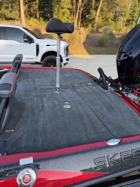 Slide: The Image of Skeeter FXR20 Apex 2026 - 4