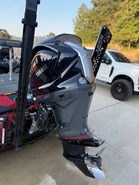 Slide: The Image of Skeeter FXR20 Apex 2026 - 9