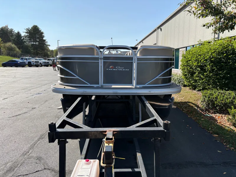 Slide: The Image of Sun Tracker 20 Party Barge DLX 2022 - 3