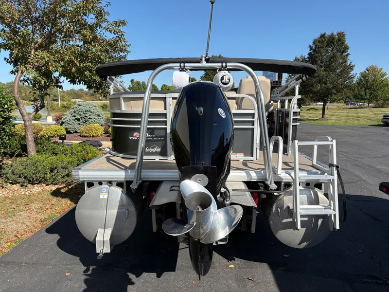 Slide: The Image of Sun Tracker 20 Party Barge DLX 2022 - 5