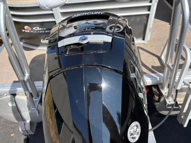 Slide: The Image of Sun Tracker 20 Party Barge DLX 2022 - 6