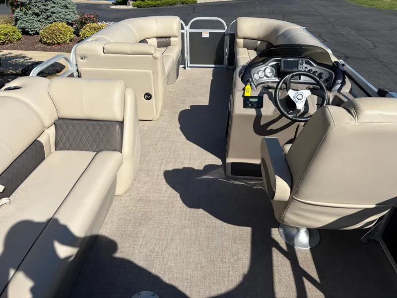 Slide: The Image of Sun Tracker 20 Party Barge DLX 2022 - 7