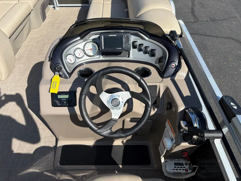 Slide: The Image of Sun Tracker 20 Party Barge DLX 2022 - 9