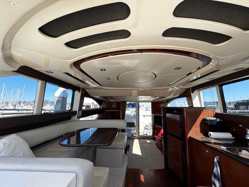 Slide: The Image of Meridian 441 Sedan 2010 - 22