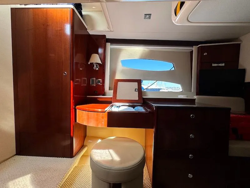 Slide: The Image of Meridian 441 Sedan 2010 - 28