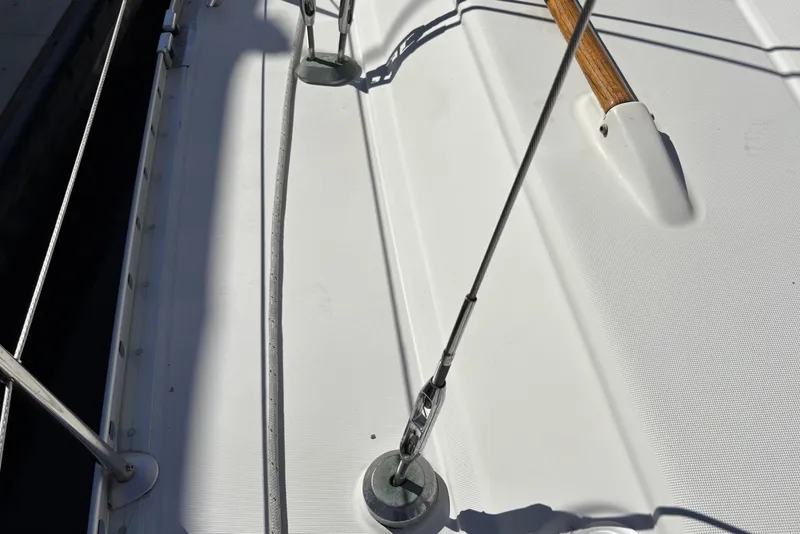 Slide: The Image of Deck of 1997 Beneteau Oceanis 400 sailboat with rigging details. - 9