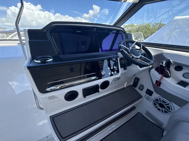 Slide: The Image of Hurricane SD 3200 OB 2026 - 24