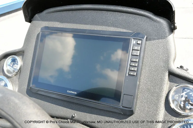 Slide: The Image of Ranger RT188P Garmin Livescope Cup Equipped 2026 - 10