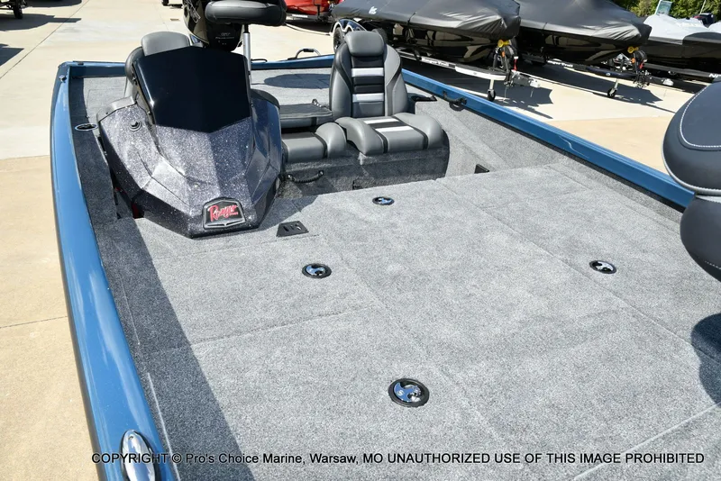 Slide: The Image of Ranger RT188P Garmin Livescope Cup Equipped 2026 - 33