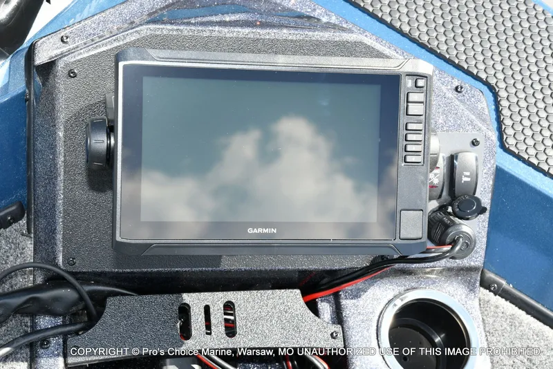 Slide: The Image of Ranger RT188P Garmin Livescope Cup Equipped 2026 - 6