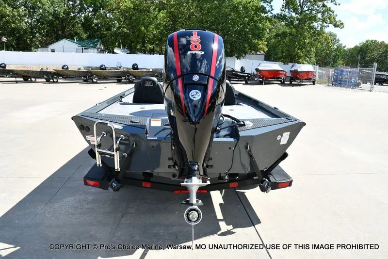 Slide: The Image of Ranger RT198P w/150 Pro-XS 4 Stroke 2026 - 19