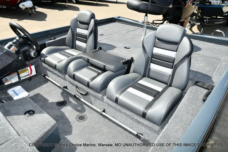 Slide: The Image of Ranger RT198P w/150 Pro-XS 4 Stroke 2026 - 20