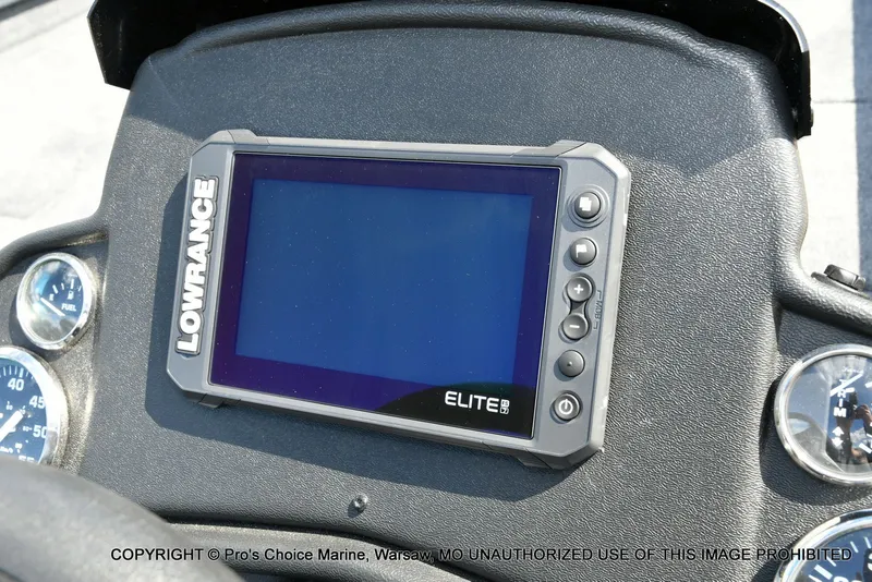 Slide: The Image of Ranger RT198P w/150 Pro-XS 4 Stroke 2026 - 33