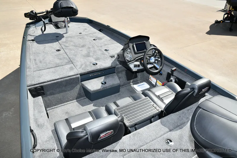 Slide: The Image of Ranger RT198P w/150 Pro-XS 4 Stroke 2026 - 36