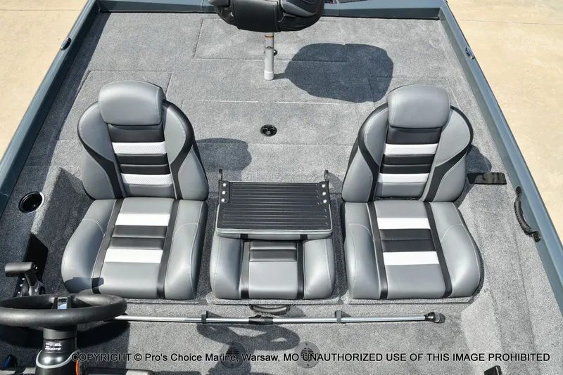 Slide: The Image of Ranger RT198P w/150 Pro-XS 4 Stroke 2026 - 47