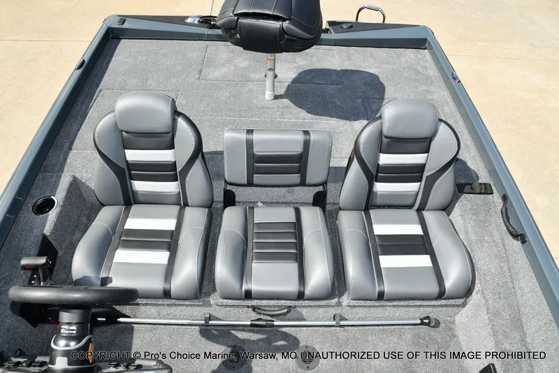 Slide: The Image of Ranger RT198P w/150 Pro-XS 4 Stroke 2026 - 48