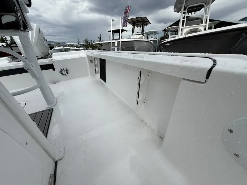 Slide: The Image of Tidewater 2410 Bay Max 2026 - 7