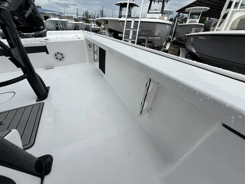 Slide: The Image of Tidewater 2410 Bay Max 2026 - 5