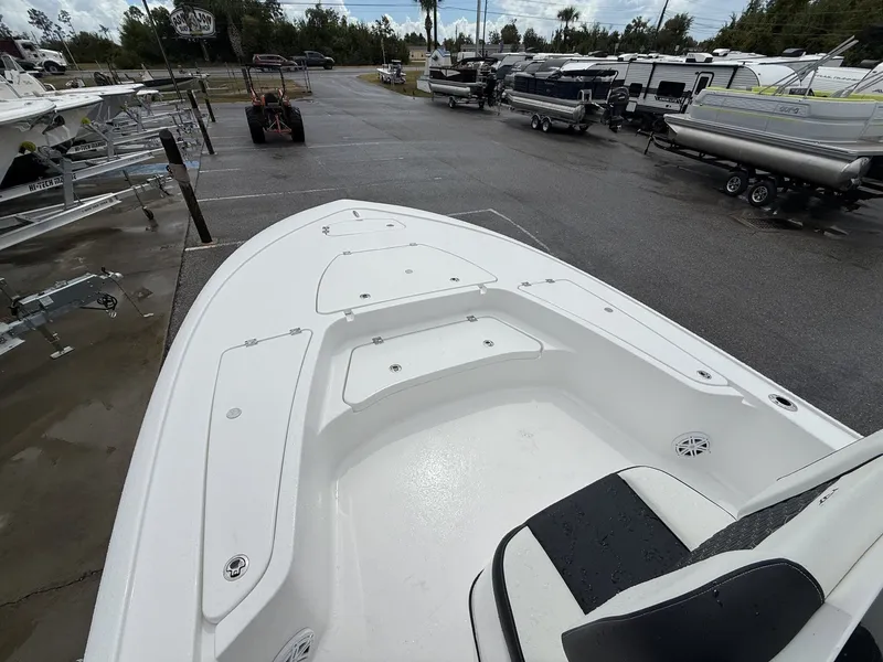 Slide: The Image of Tidewater 2410 Bay Max 2026 - 8