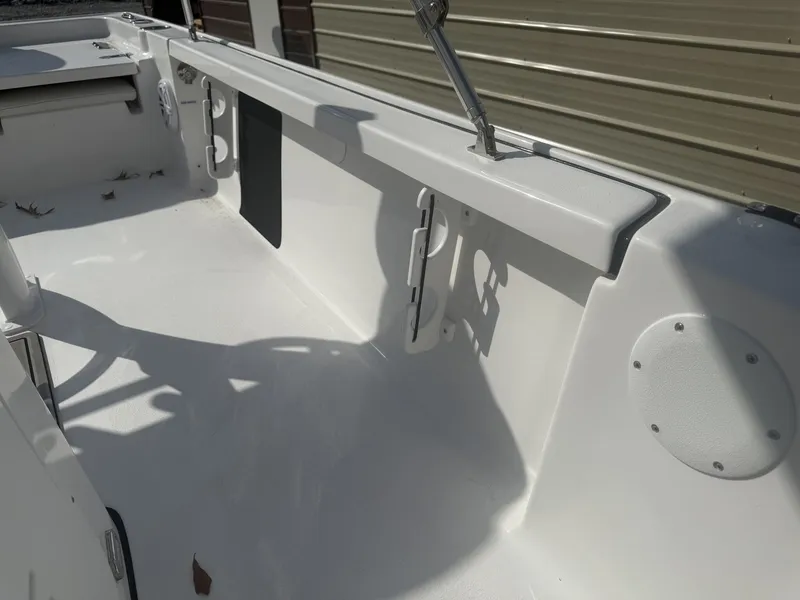 Slide: The Image of Tidewater 2110 Bay Max 2026 - 10