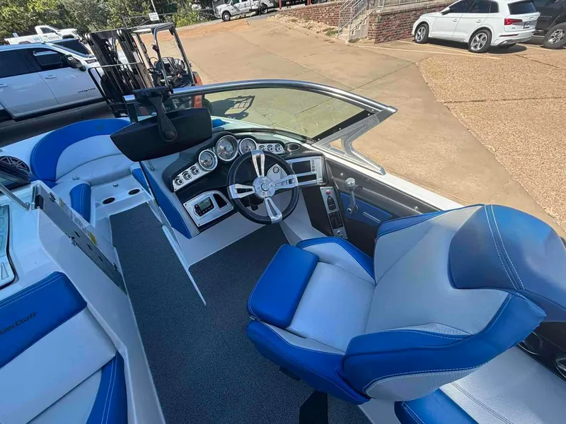 Slide: The Image of MasterCraft X10 2016 - 12