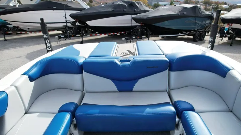 Slide: The Image of MasterCraft X10 2016 - 18