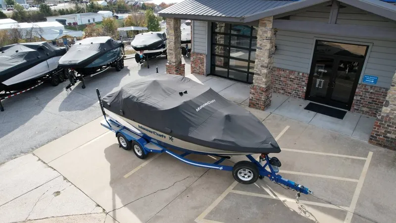 Slide: The Image of MasterCraft X10 2016 - 21