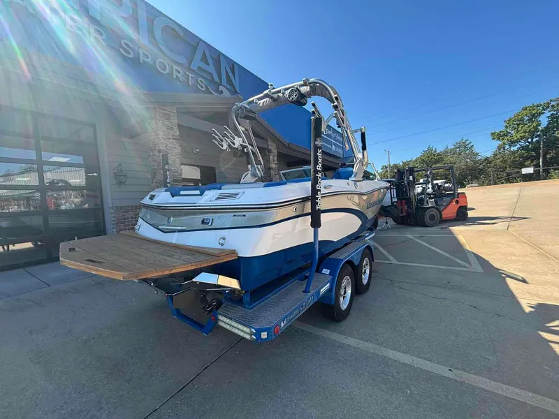 Slide: The Image of MasterCraft X10 2016 - 4