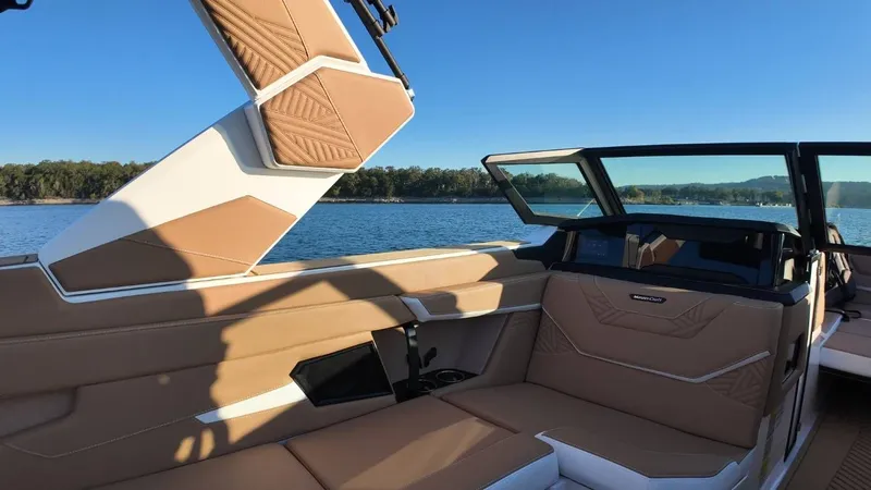 Slide: The Image of MasterCraft XSTAR25 2026 - 18