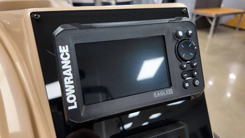 Slide: The Image of Lowrance display on Barletta Cabrio 22QC 2026 boat. - 38