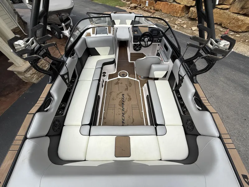 Slide: The Image of Moomba Max 2020 - 10