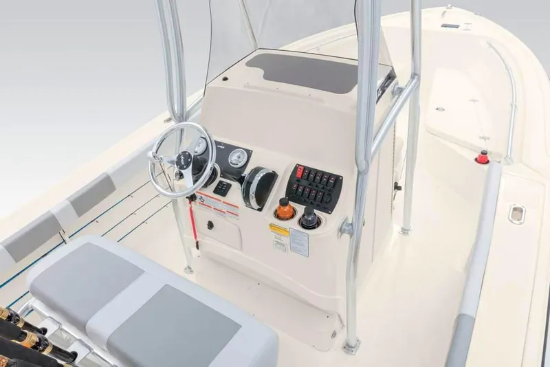 Slide: The Image of Mako 214 Center Console 2020 - 29