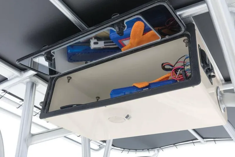 Slide: The Image of Mako 214 Center Console 2020 - 30