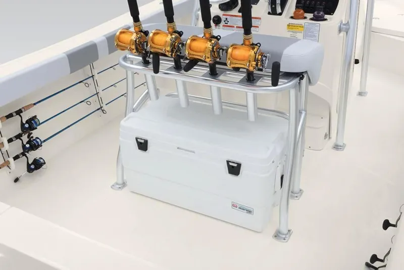 Slide: The Image of Mako 214 Center Console 2020 - 39