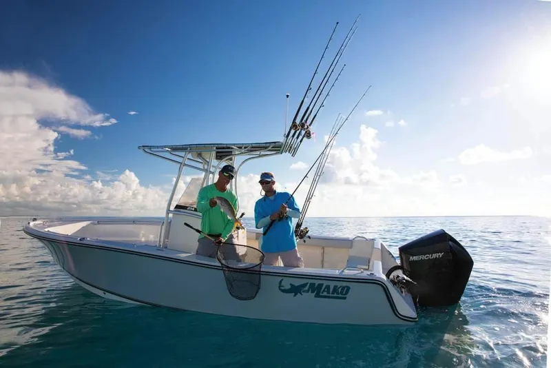 Slide: The Image of Mako 214 Center Console 2020 - 4