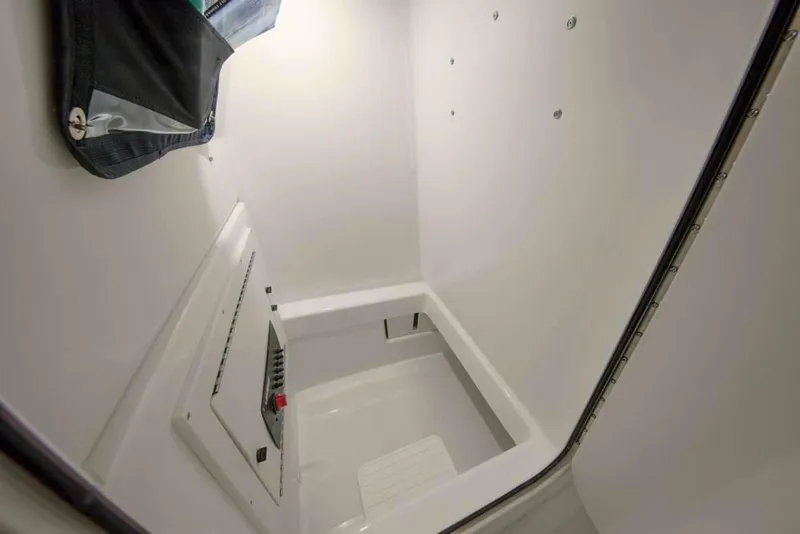 Slide: The Image of Mako 214 Center Console 2020 - 43