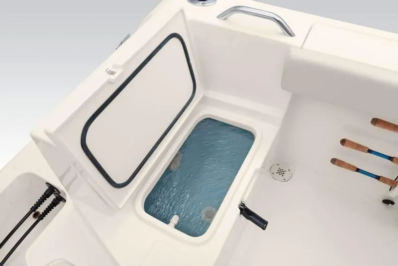 Slide: The Image of Mako 214 Center Console 2020 - 48