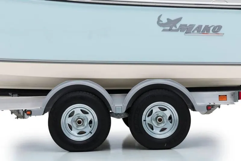 Slide: The Image of Mako 214 Center Console 2020 - 57