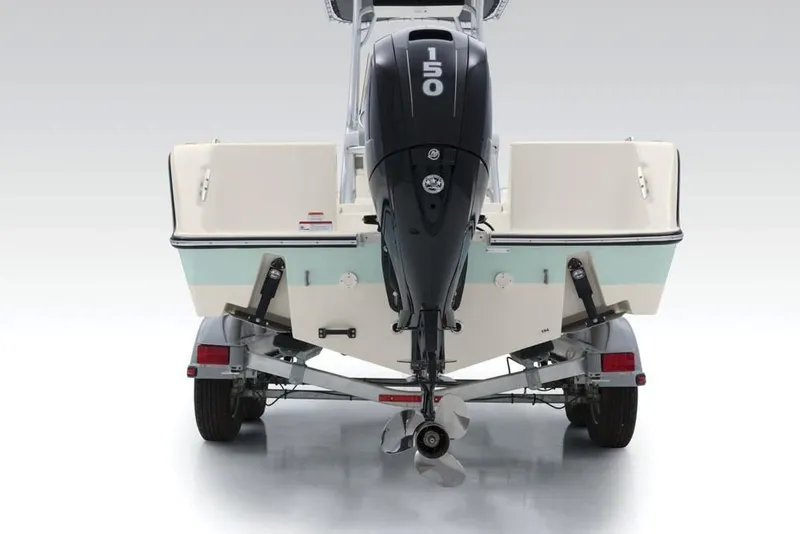 Slide: The Image of Mako 214 Center Console 2020 - 60