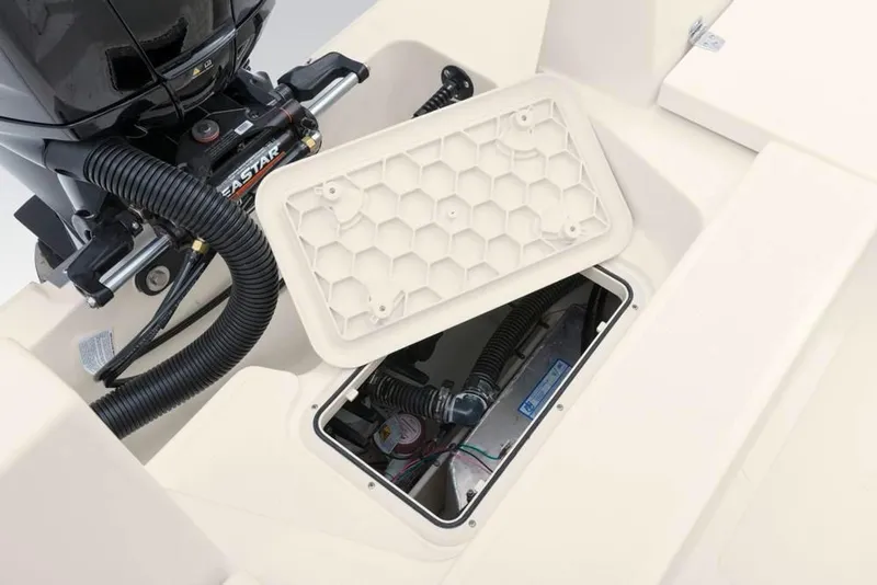 Slide: The Image of Mako 214 Center Console 2020 - 82