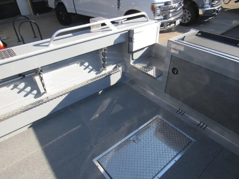 Slide: The Image of Hewescraft 220 OCEAN PRO HT FC 2025 - 10