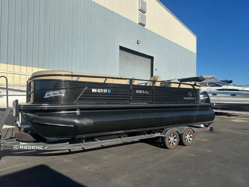 The Image of Regency 230 DL3 2021 - 0