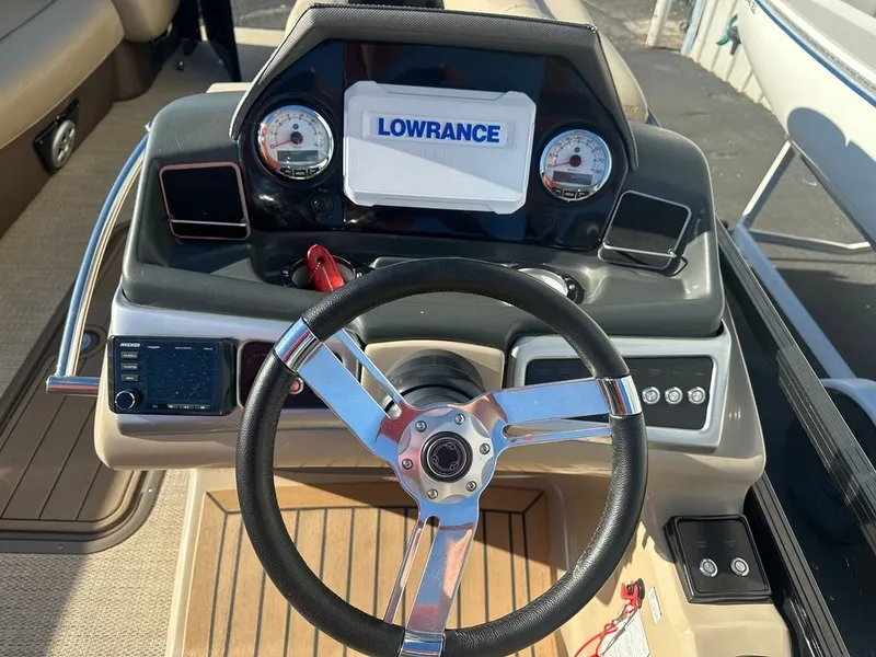 Slide: The Image of Regency 230 DL3 2021 - 4