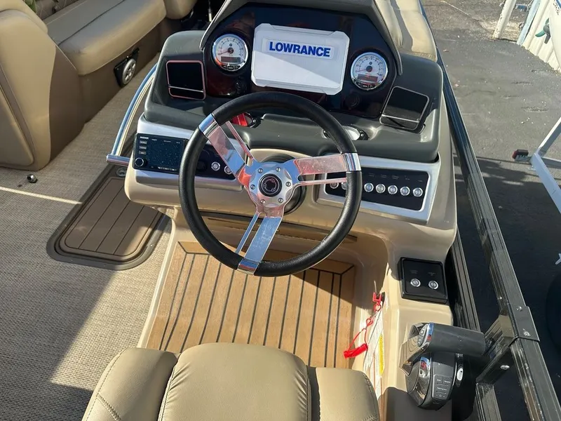 Slide: The Image of Regency 230 DL3 2021 - 5